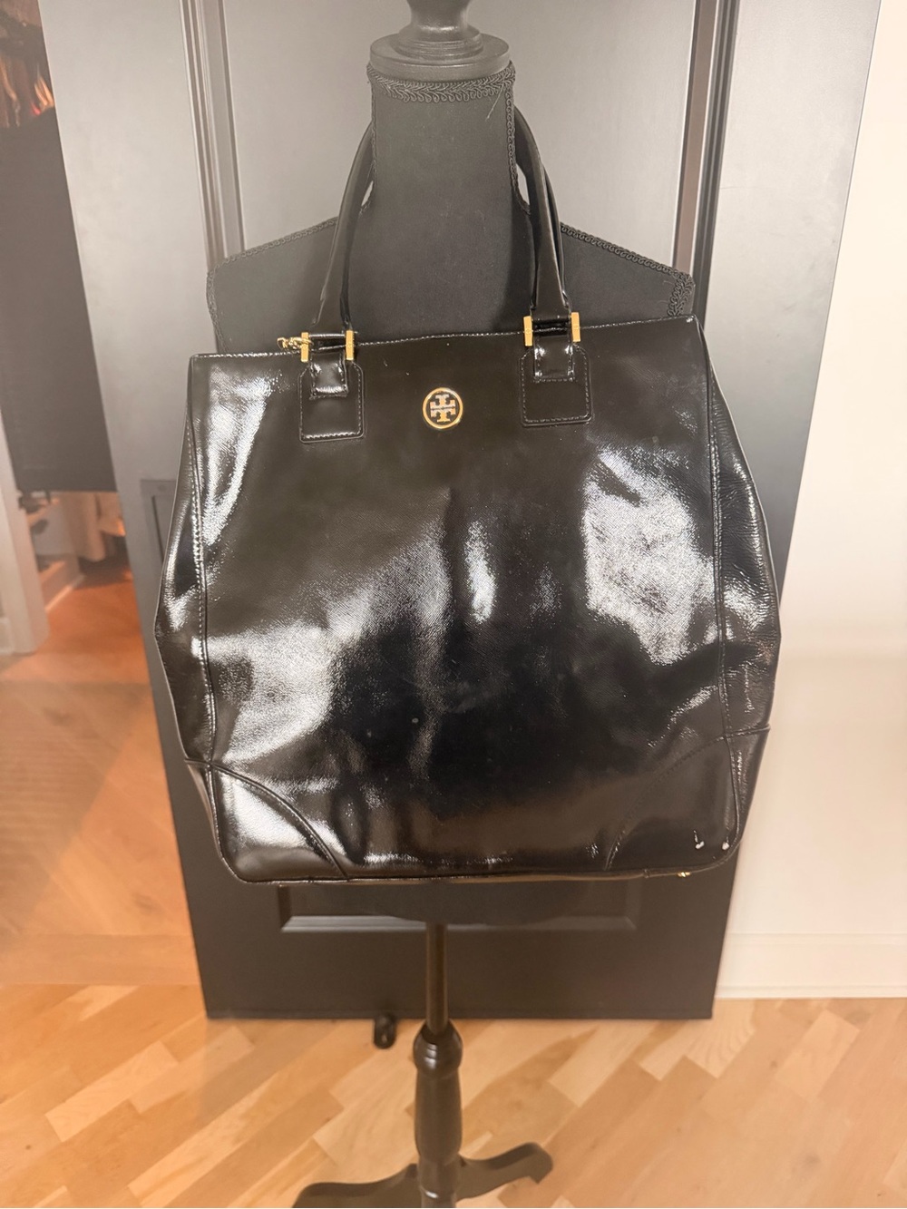 Tory Burch Black Patent Leather Tote with Gold Hardware 
14” x 14”
8” handle